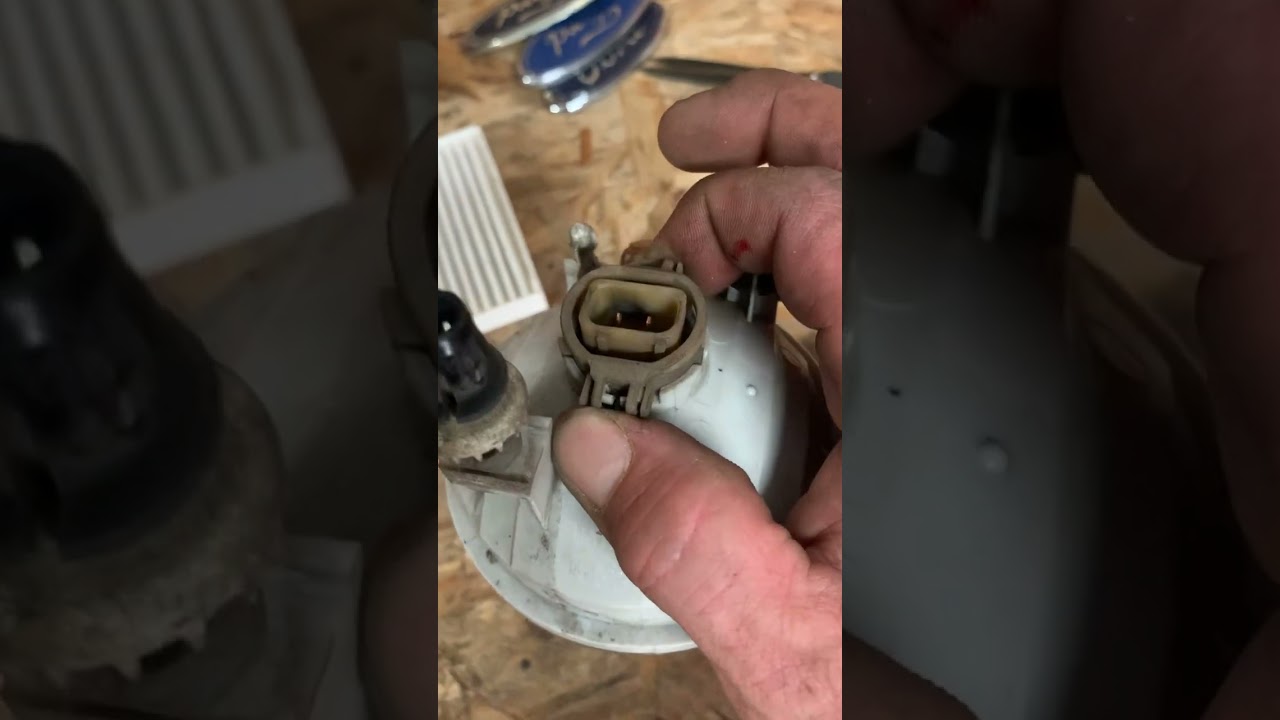 Ford Escape 2008-2012 Fog Light Bulb Replacement