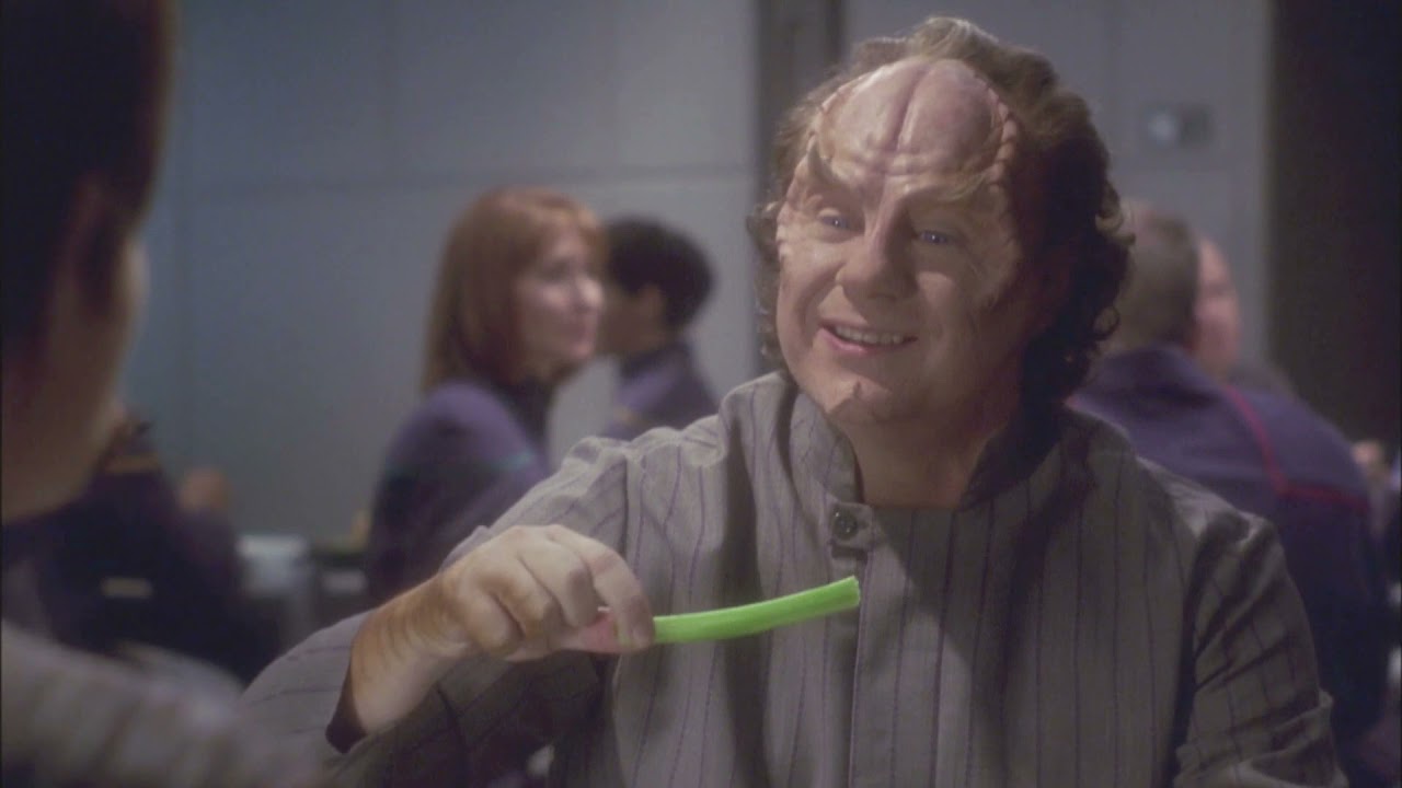 Phlox steals food and schools T'pol on Vulcan philosphy