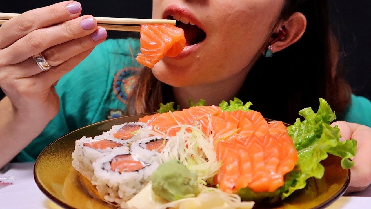 ASMR COMENDO SUSHI E SASHIMI  (Eating Sounds)