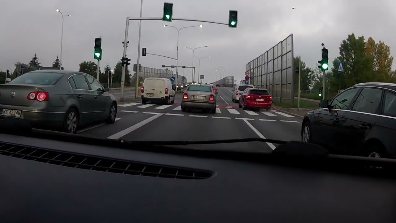 Утренняя Варшава из авто Экскурсия по Варшаве Движение в Варшаве Варшава осенью 24 Работа Варшава