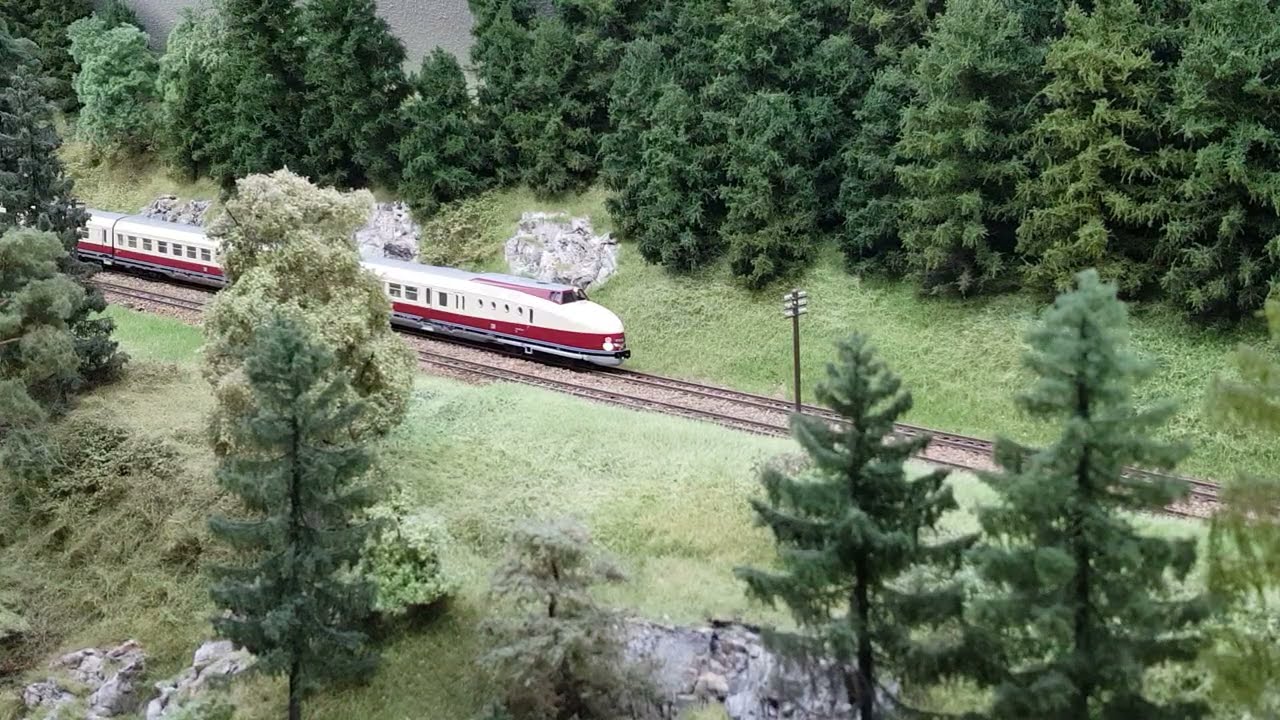 SVT18.16 von Kato-Lemke zurück zum Modellbahnhändler Elriwa