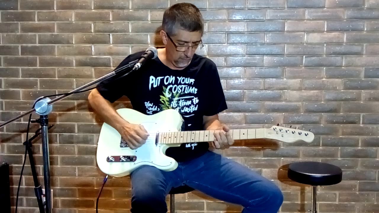 Qual guitarra você compraria? Telecaster? (01)