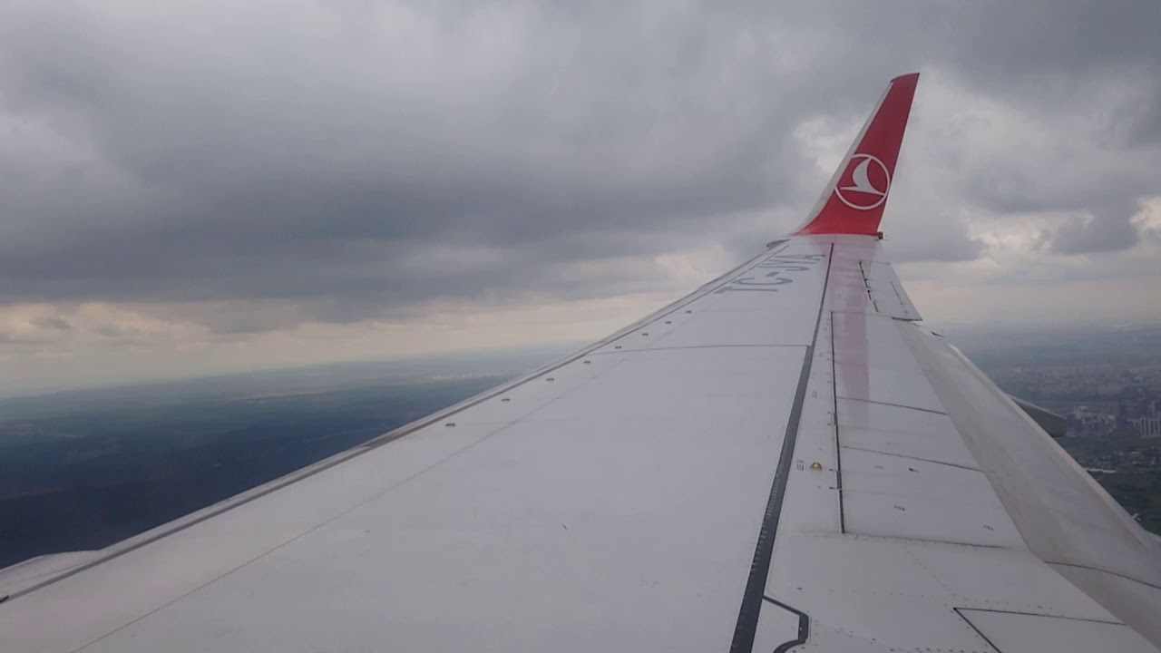 Turkish Airlines Boeing 737-900 Landing At İstanbul Airport/THY B 737-900 İstanbul Havalimanı inişi