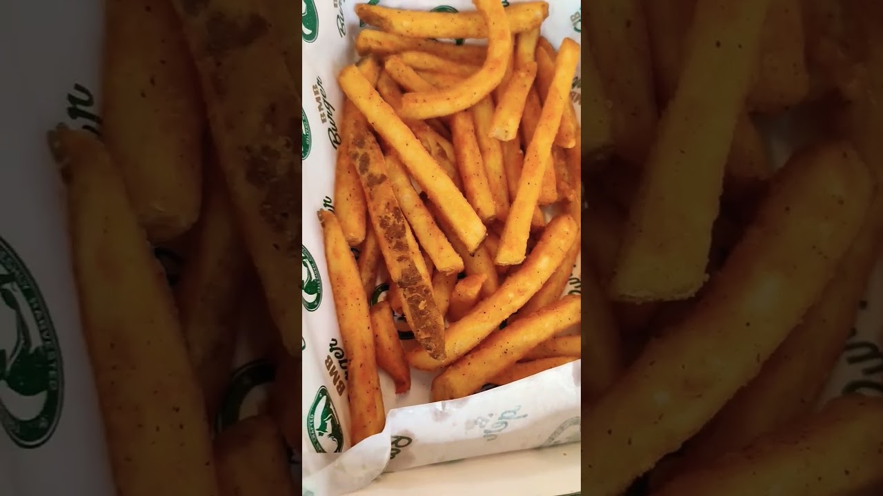 Burgers, fries & chicken wings 🍔🍟-simplethings- #burger #westernfood #frenchfries #chickenwings