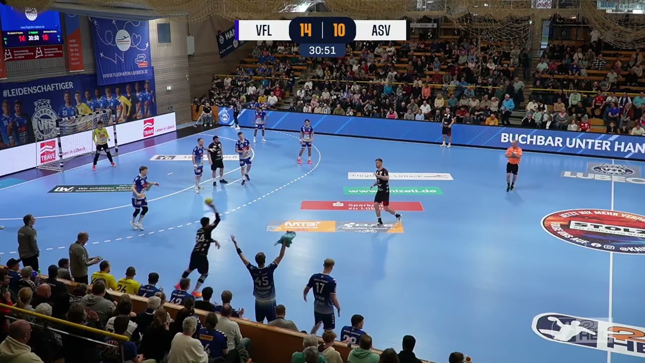 Szenen des Spiels VfL Lübeck-Schwartau gegen  ASV Hamm-Westfalen