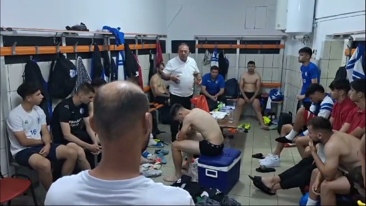 Conducătorii clubului ACSO Filiași și-au felicitat jucătorii după evoluția de la Oradea