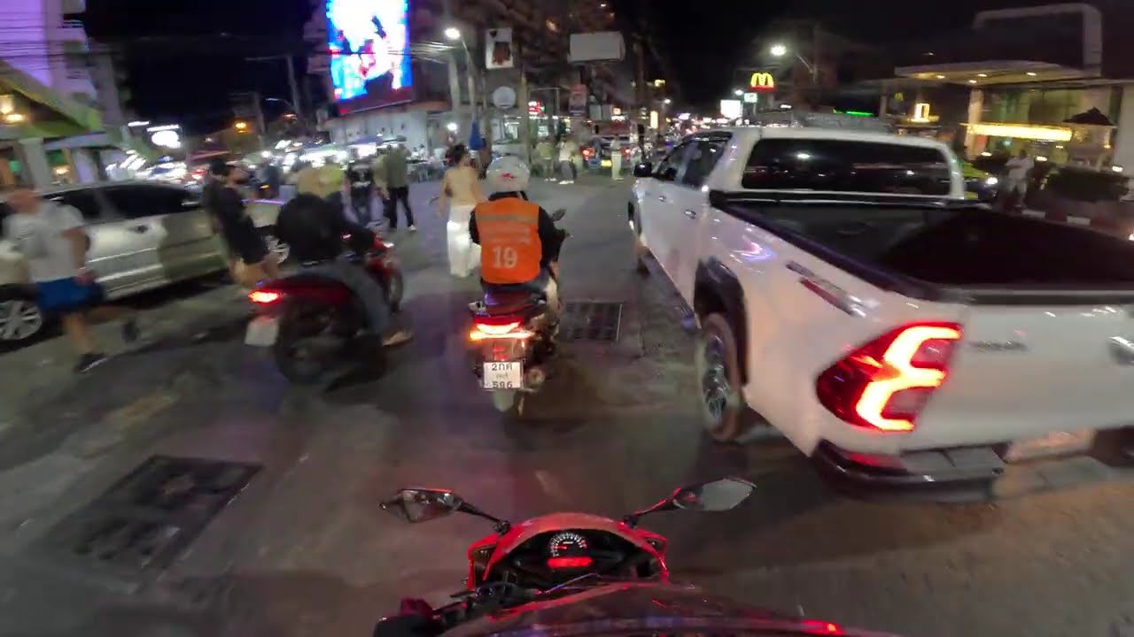 Honda CB300R test-drive on Second rd. and Soi Buhao