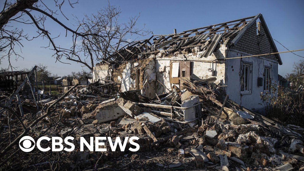 Ukrainian troops enter Kherson after Russian forces retreat