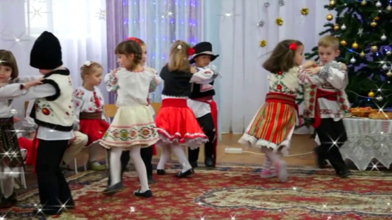 Hora - Grădinița 47 ; Grupa 8 - Anul Nou - mateneu 2015