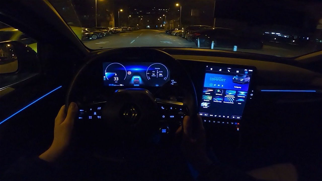 Renault MEGANE 2023 E-Tech Electric [160kW, EV60] Driving at night POV (Ambient light) #68 CARiNIK
