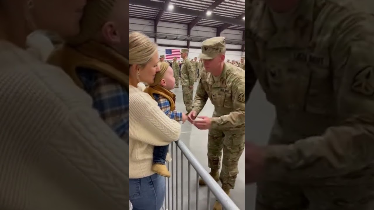 Ребенок КРИЧИТ так громко&hellip; Отец-военный нарушает строй 😭🇺🇸