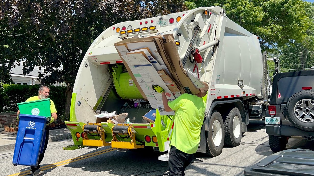 Brand New Mack Garbage Truck Packing Manual Recycling