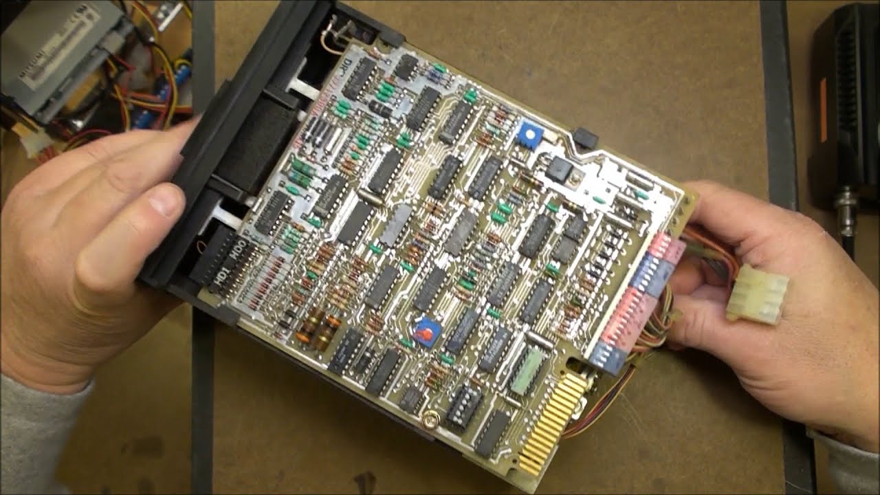 Convergent Technologies AWS Enigmatic Floppy Drives-Control Data/Magnetic Peripherals BR8B2-A 9409T