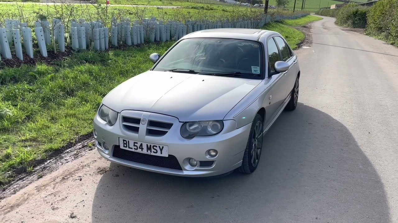 MG ZT 260 V8 (Driving at end of video)