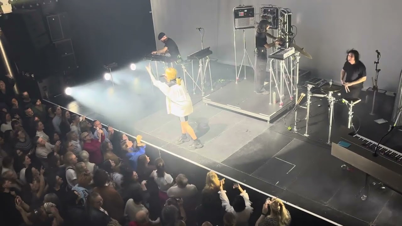 Zaho de Sagazan - Ô travers - Live at Paradiso 2025