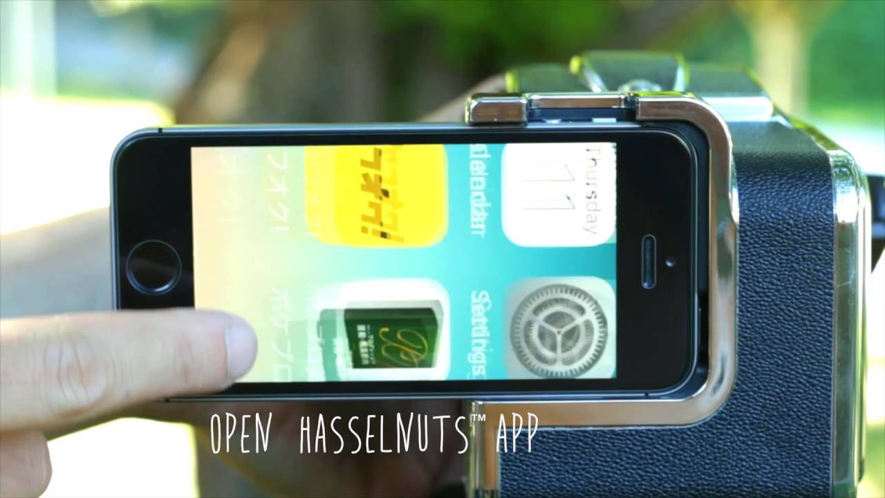 HASSELNUTS World's first smart phone adaptor for Hasselblad V-series (except SWC)