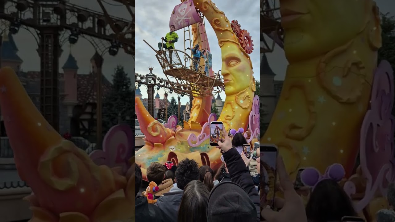 Disney Stars on Parade in Disneyland Park, Paris | Saturday, 17 January 2026