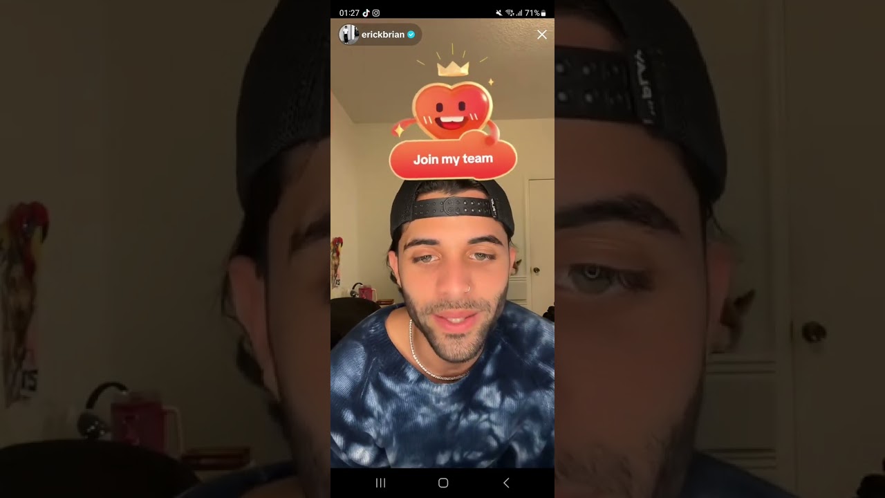 Erick y su novia live de tiktok (06.04.2025)