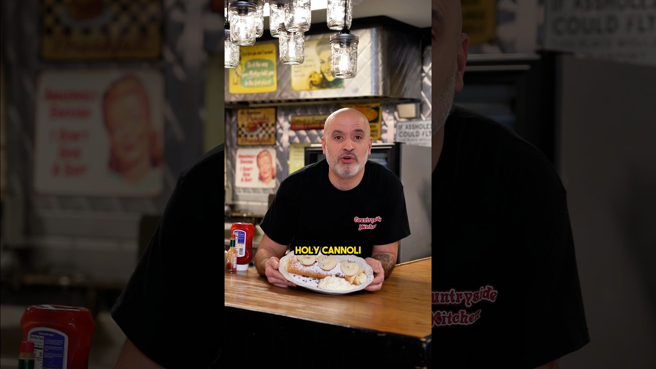 THE ORIGINAL HOLY CANNOLI! HOW YOU DOIN! #cannoli #shorts #foodies