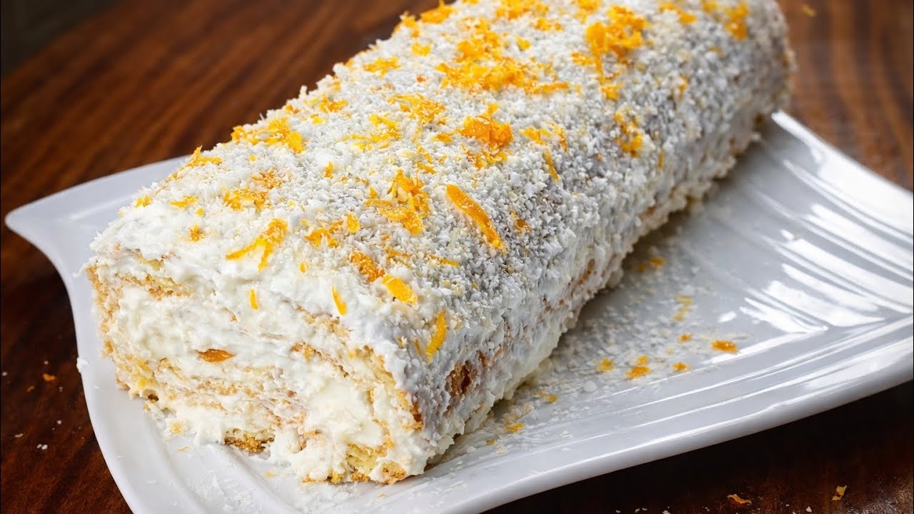 Бисквитный торт со сметанным кремом и мандаринами