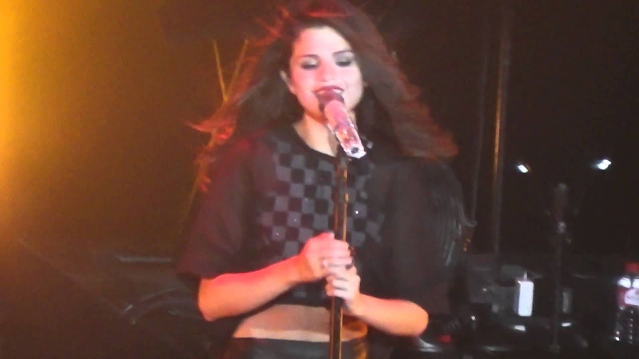 Selena Gomez - Royals - Stars Dance Tour Madrid
