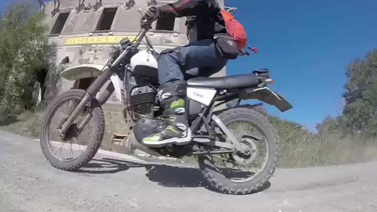 Yamaha XT 550 Enduro - La vecchia ferrovia in moto