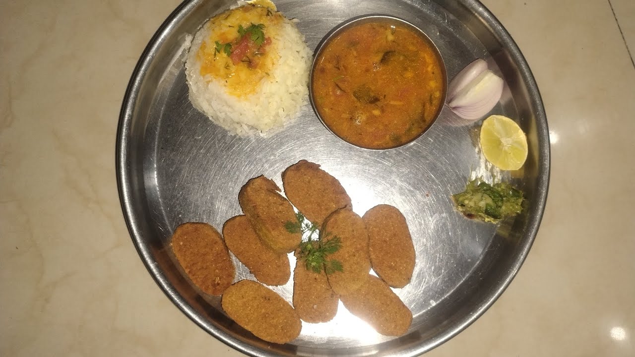 हॉटेल सारखी चमचमीत अशी डाळबट्टी थाळी | yummy 😋 dallbatti recipe| 