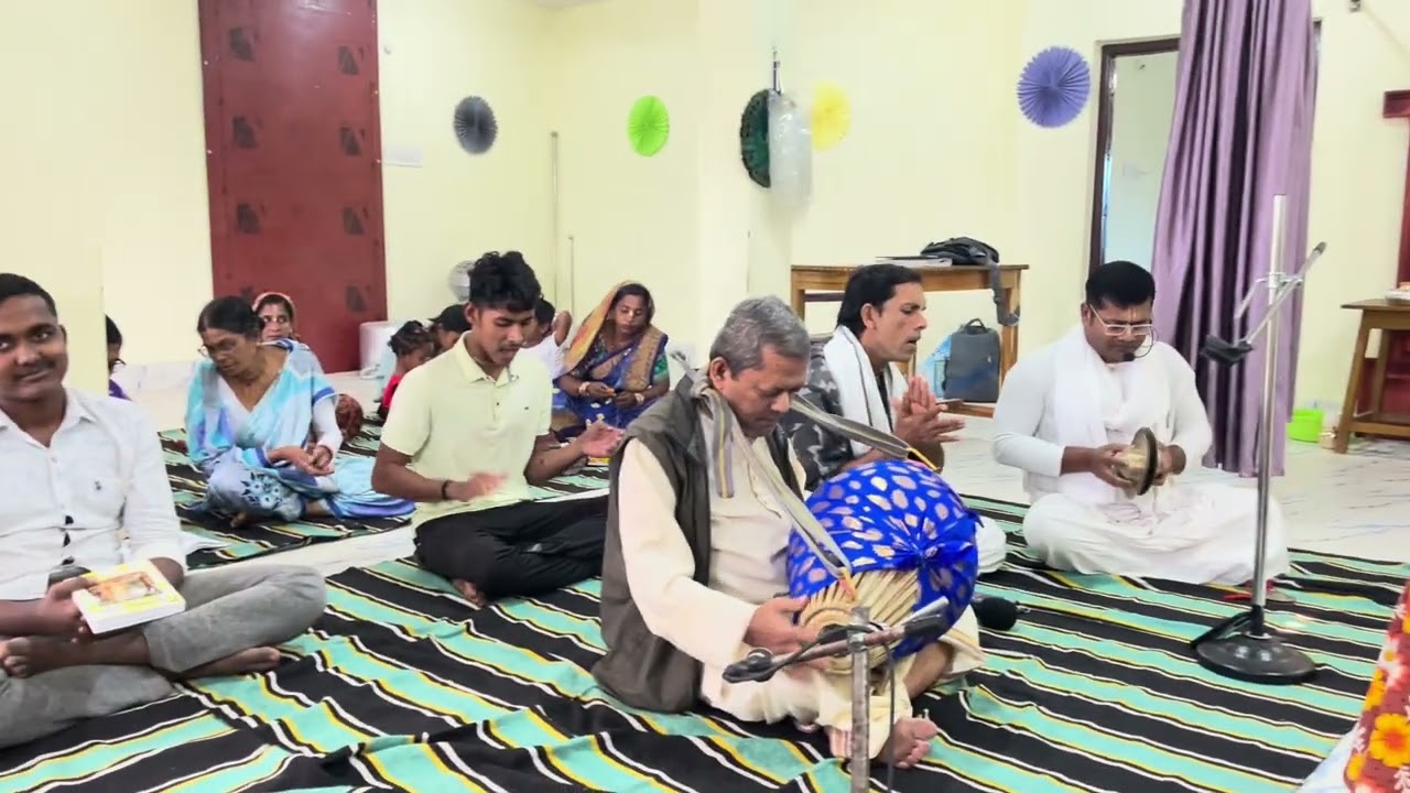 Akrodha Paramananda ll Krishna Bhajan ll Spiritual Song ll Viral Song ll HG Mahamantra Das 