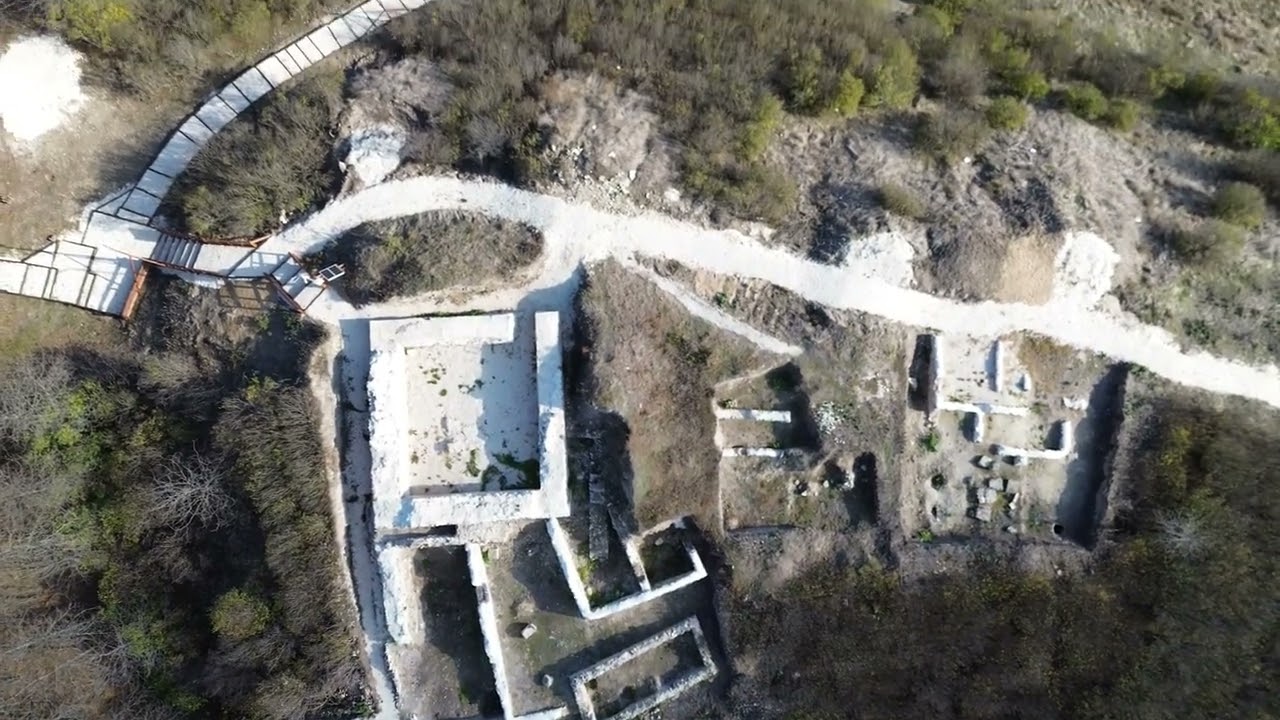Крайпътна станция и кастел „Ад Путеа“ до село Рибен, община Долна Митрополия 19:11:2023г.