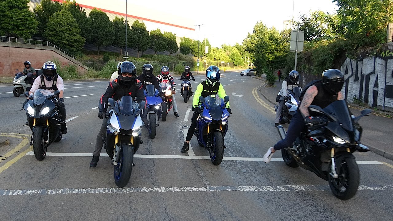 SUPERBIKES ACCELERATING in London 2025.Yamaha R1M,BMW S1000RR,Suzuki,Ducati