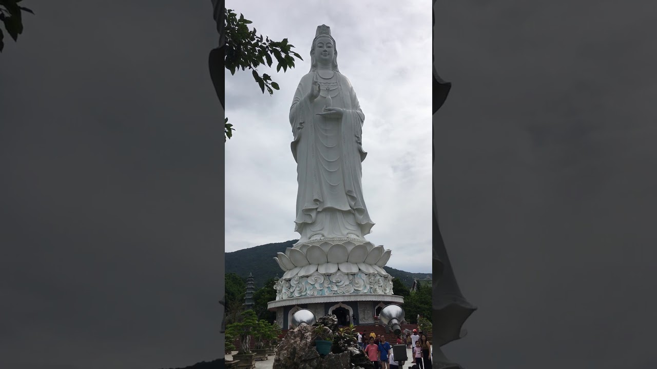 The Vietnam Statues
