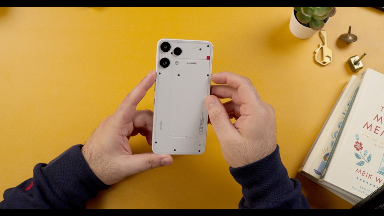 Распаковка самого дешевого Nothing Phone 3a Lite