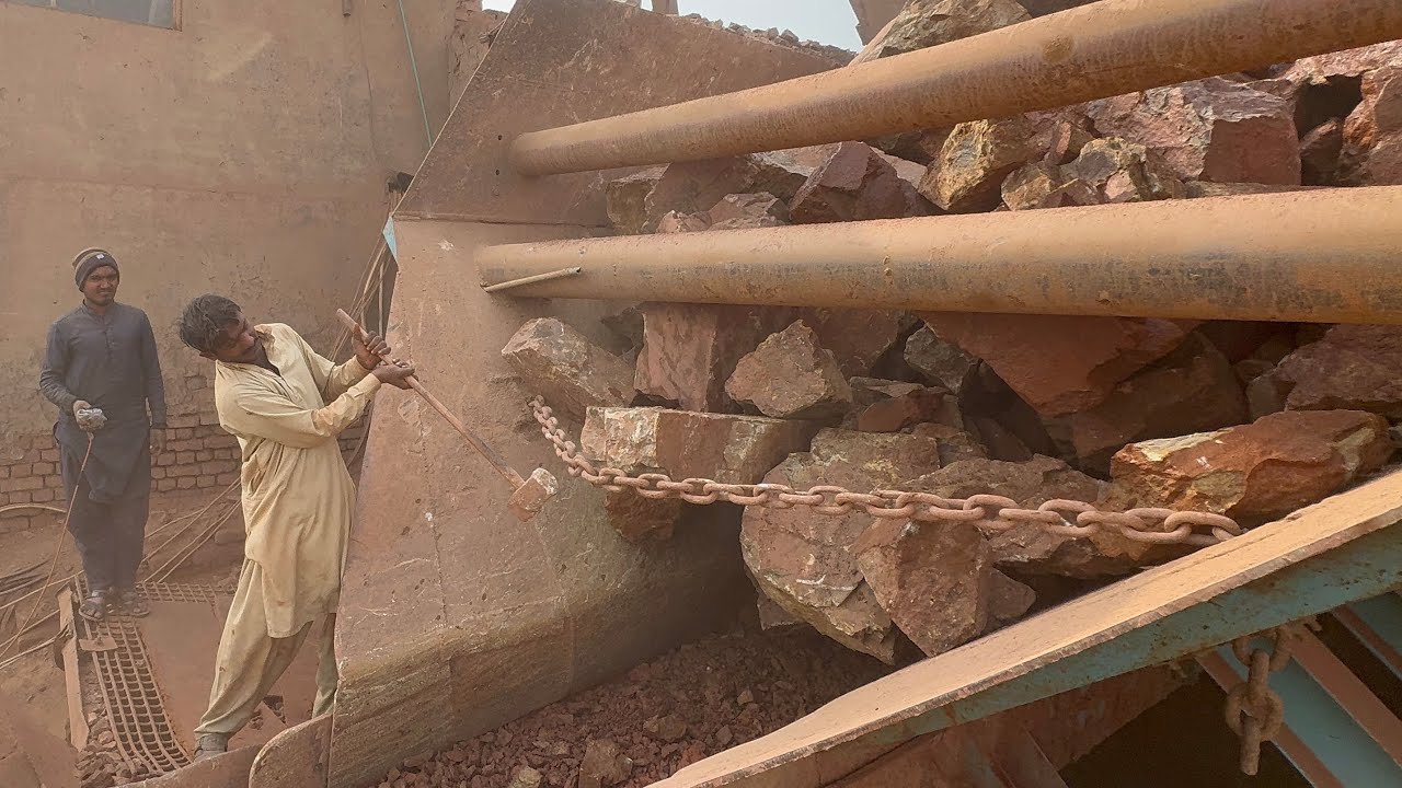 Hopper Jammed! Breaking Giant Rocks with Hammer & Rod 💥 | Extreme Rock Crushing 126