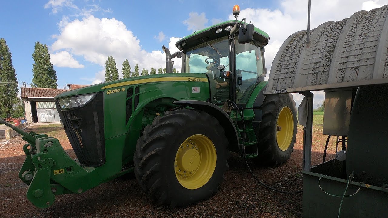 Tractor VLOG #EP 13 - RIFORNIAMO IL JOHN DEERE 8R + CAMBIO NOME DEL CANALE! [GoPro POV