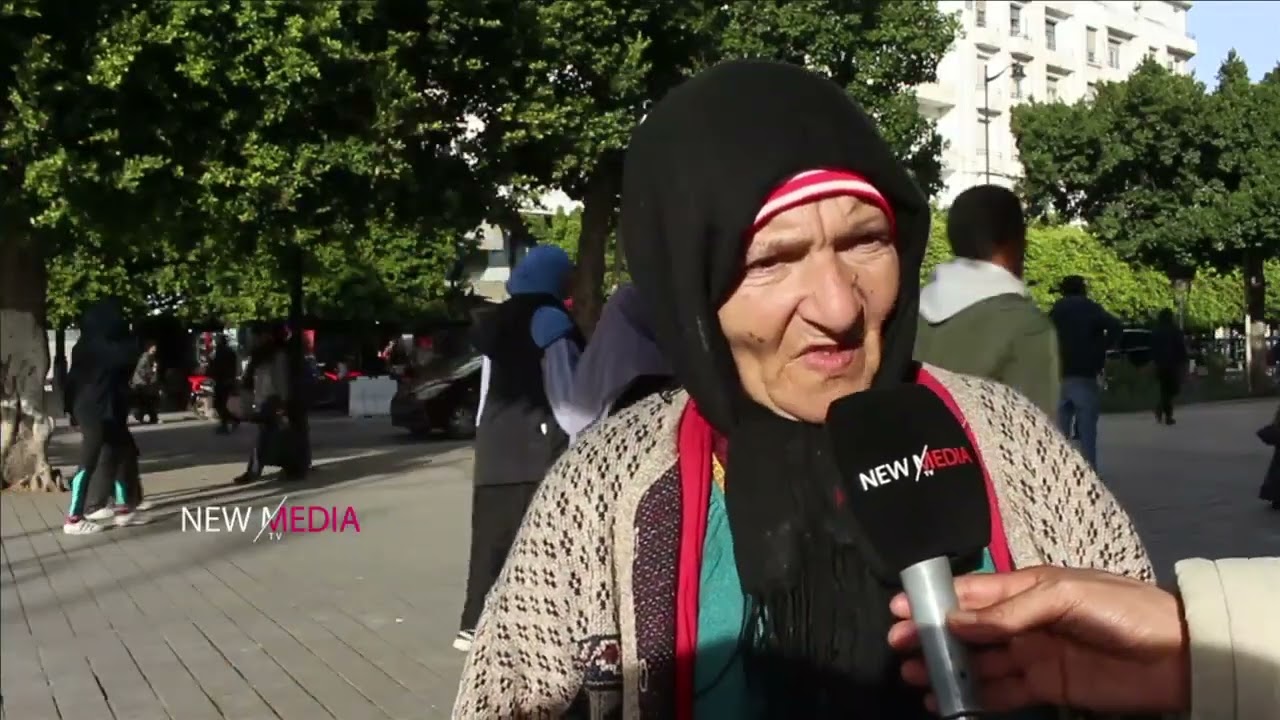 تبكي من القهر 😪 خويا طردني من الدار ولقيت روحي في الشارع  ..  ما حبيتش نشكي بيه 😪 🇹🇳