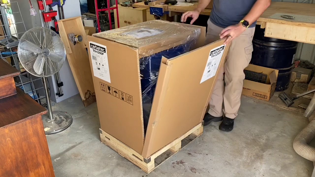Table saw unboxing and assembly - Carbatec TS-C250P