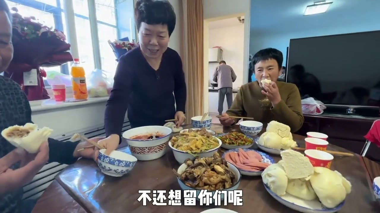 历时一周旅行结束，小伙邀请大妈回河北，大妈回答让小伙喜出望外 #vlog旅游 #带着父母去旅行