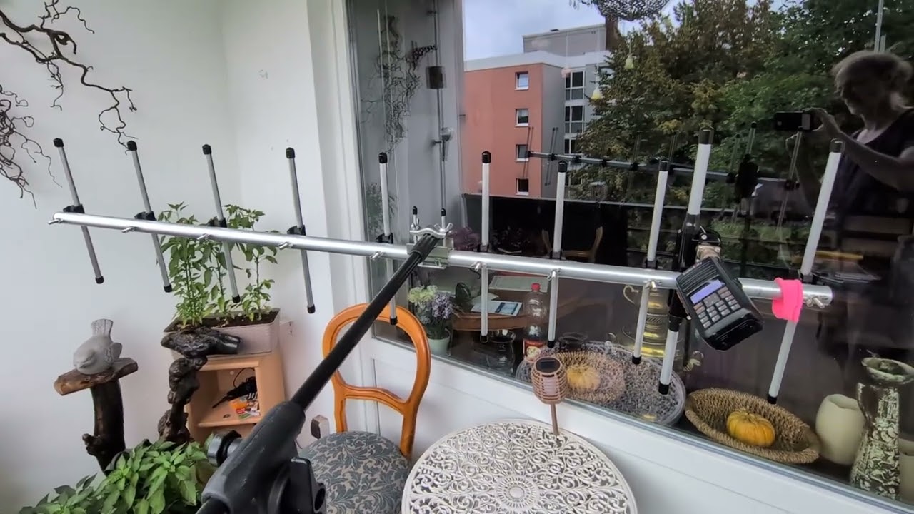 Yagi Antenne 10 Elemente, 70cm Band mit Handfunkgerät für Relais. Mobil und leicht zu transportieren