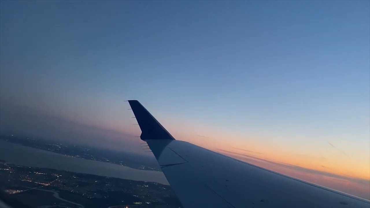 Sunset Takeoff from Newark (EWR). Manhattan Views! United Express CRJ-550
