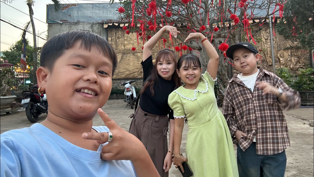Mấy chị em trong Clb Người Bé Bỏng cười sỉu với màn chạy xe của Cô Chủ Nhỏ và Huy Tí Hon trổ tài hát