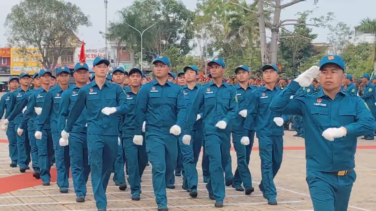 Diễu hành trong lễ ra quân huấn luyện năm 2026 của BCH phòng thủ khu vực 3 - Ea Súp, Đắk Lắk 