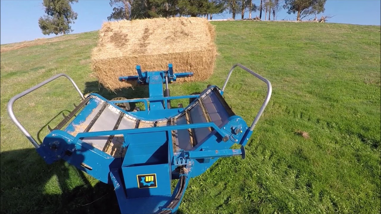 Double Bale Feeder - Feeding large square bales - Sept 2018