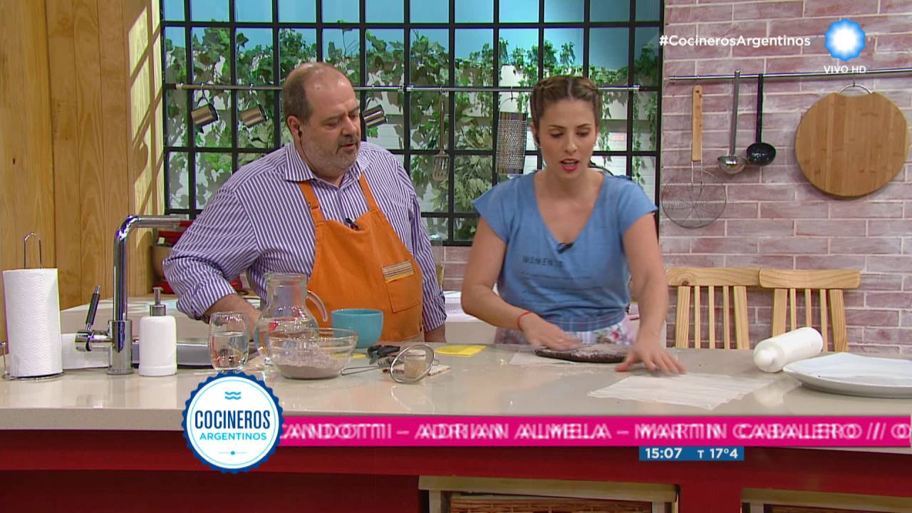 Gran Torta Alfajor en Cocineros Argentinos (1 de  2)