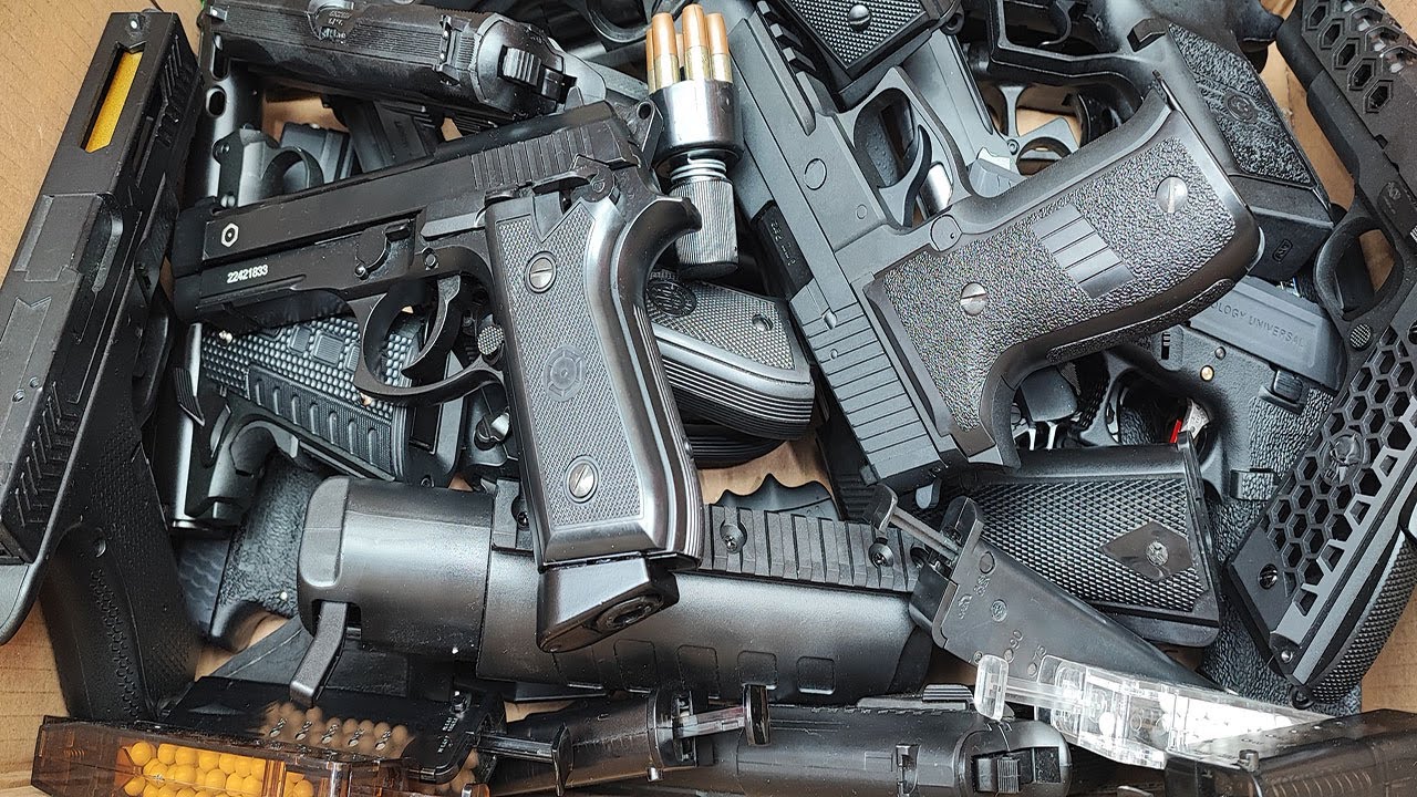 Reloading and Firing Airsoft And Air Guns ! Realistic Airsoft Military Guns Toys Beretta 92XI