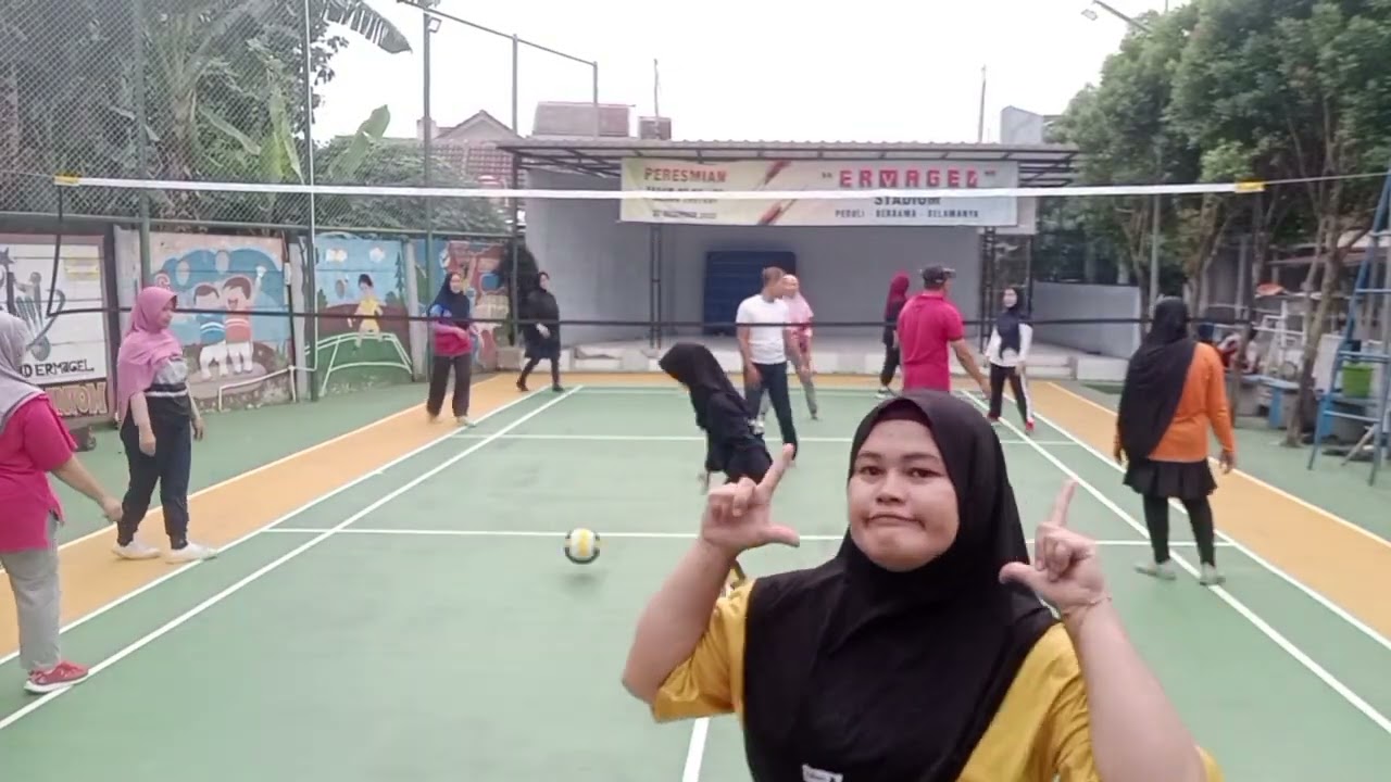 volleyball kompleks ala mamak2 ERMAGEL 👏🏻🫰🏻❤️ #fffyyyppp #volyindonesia #menyalurkanhoby 