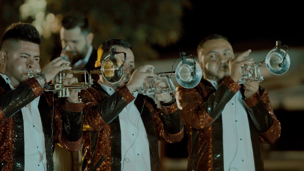 Banda Carnaval - El Becerro No Ha Mamado y El Borrego Cachetón (En Vivo)