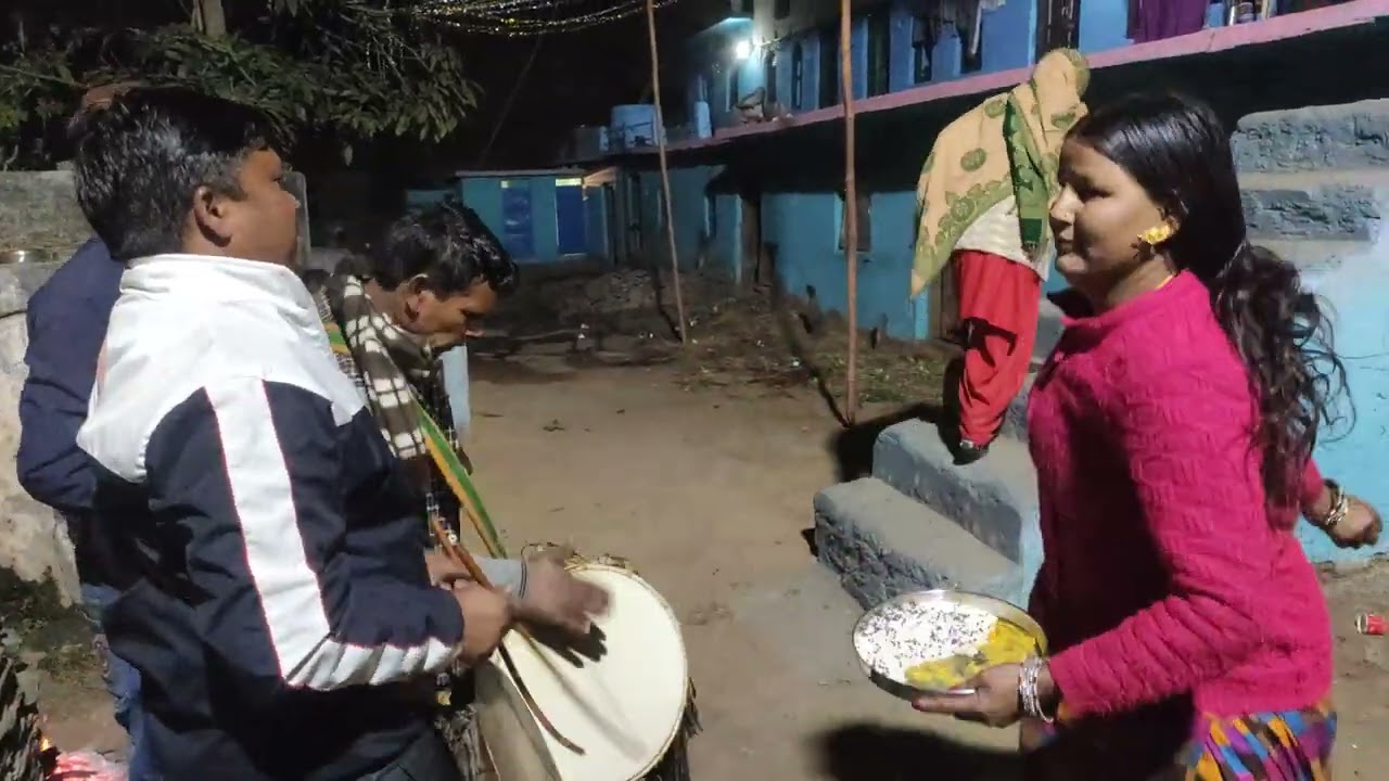 मां चंद्रबदनी मडाण मुन्ना दास साथी मोती दास