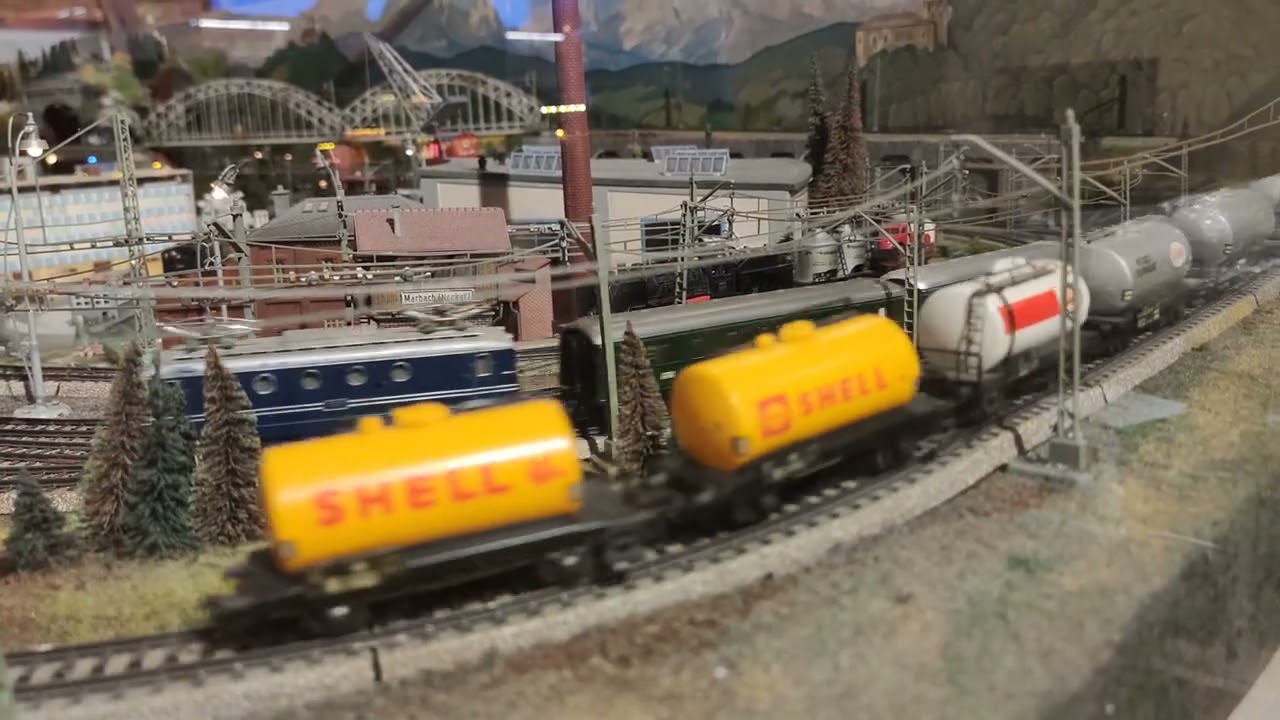 Teil-1-MÄRKLIN-Messe-Anlage 0422