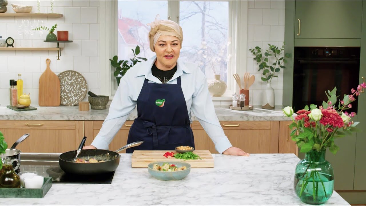 Kycklingfärsbullar i kokosmjölk - Köket