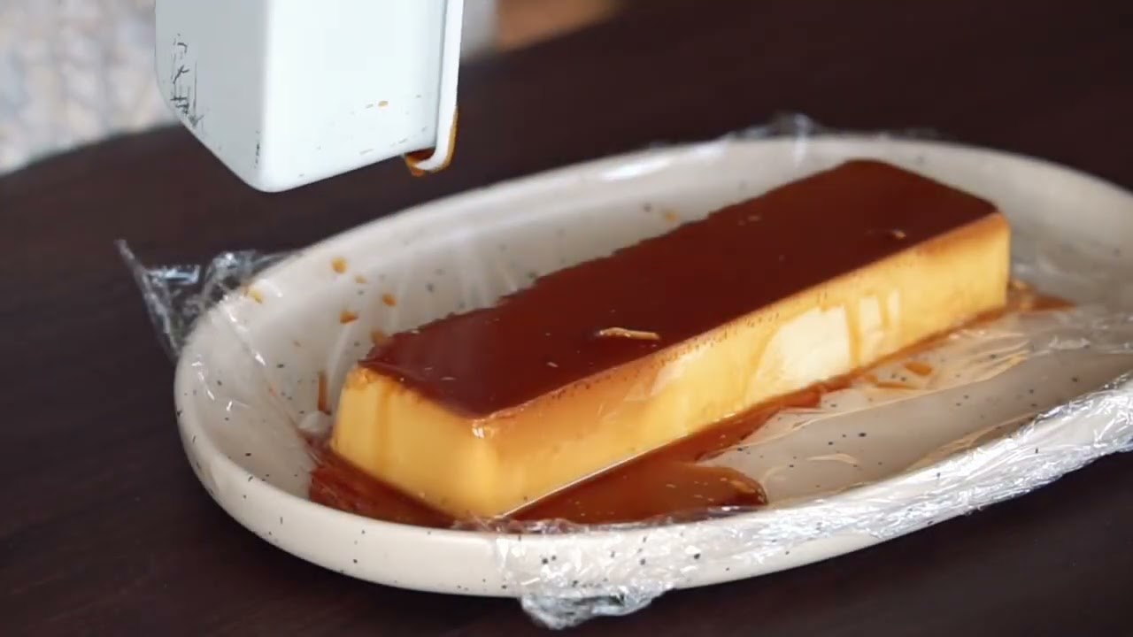 Crispy chocolate cream brulee Roll